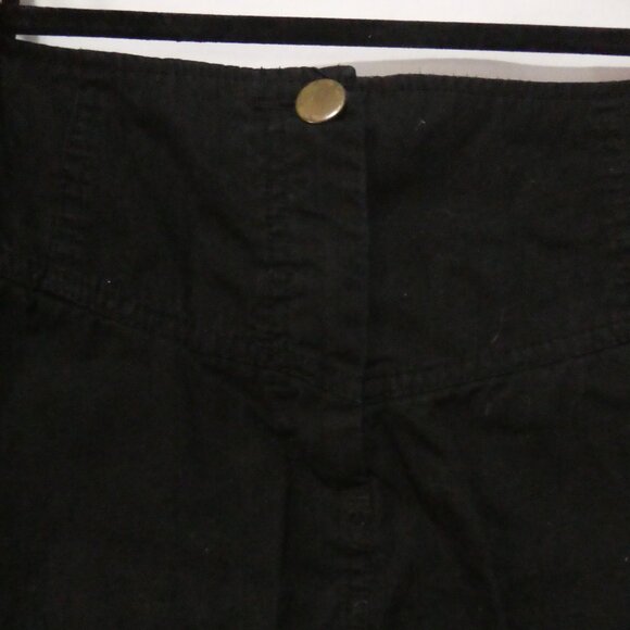 H&M | size 8 | Elegant Black Cotton Mini Skirt | Button Front | Buckle Back - Picture 4 of 14